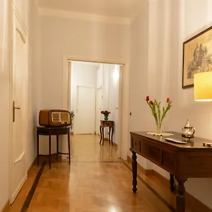 https://a-casa-di-tiziana.it-romehotels.com
